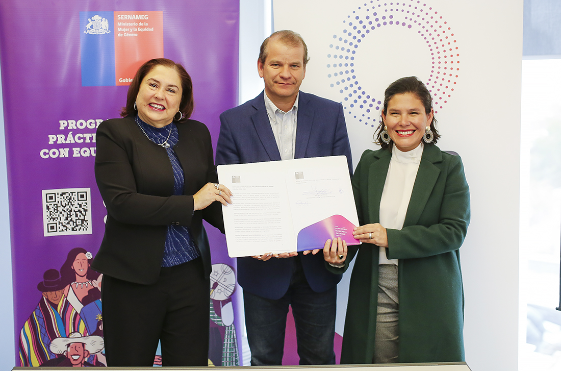 Gloria Maldonado, Julio Friedmann y Priscilla Carrasco.