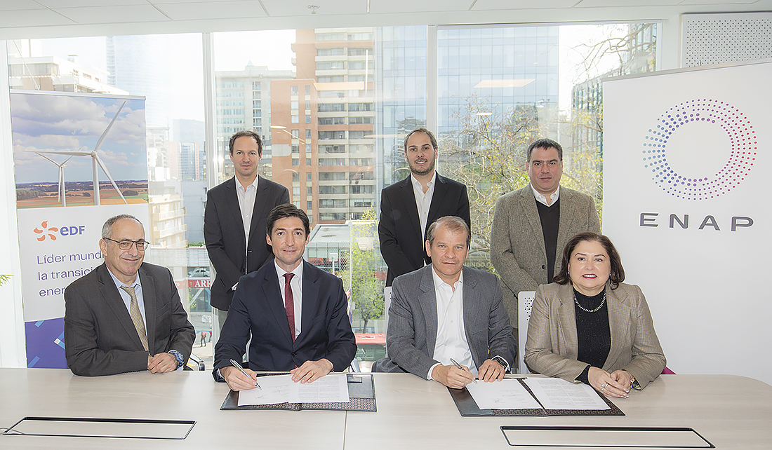 La firma del convenio de realizó en la Casa Matriz de Enap en Santiago.